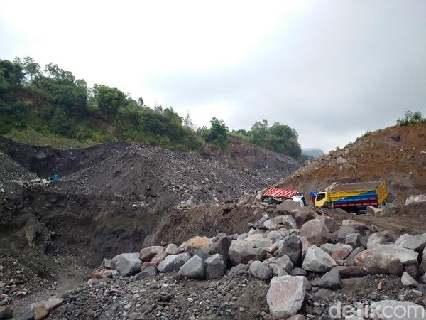 Foto: Ini Lokasi Longsor di Tambang Pasir Merapi