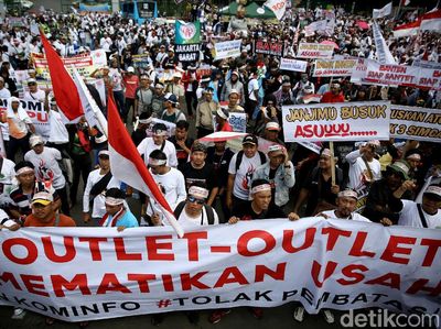 Ratusan Pemilik Konter Protes Soal Pembatasan Sim Card