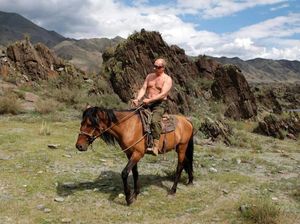 Vladimir Putin yang Dikagumi Fadli Zon, Liburannya Laki Banget Vladimir Putin yang Dikagumi Fadli Zon, Liburannya Laki Banget