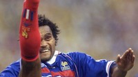 Di musim panas 1998, Christian Karembeu menjuarai Piala Dunia dengan Prancis setelah sebelumnya juga meraih trofi Liga Champions dengan Real Madrid. (Foto: PATRICK HERTZOG/AFP PHOTO)