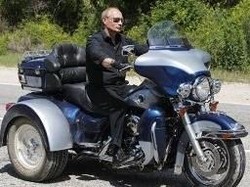 Beda Jokowi Beda Putin, Presiden Rusia Ditilang karena Lupa Pakai Helm