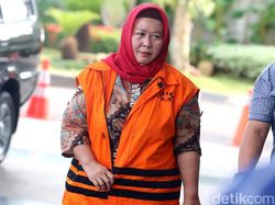 Terpidana Korupsi Eks Panitera PN Tangerang Gugat UU Tipikor ke MK