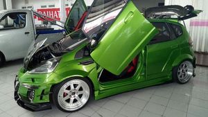 Modifikasi Ekstrem Honda Jazz di Banyuwangi