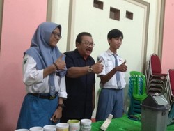 Tinjau UNBK di SMKN 2 Surabaya, Soekarwo: CCTV Jalan Tanpa Pengawas