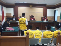 Pembelaan Pak RT Penelanjang Sejoli di Tangerang