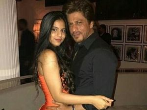 Saat Shah Rukh Khan Ikut Komentari Foto Seksi Anaknya