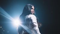 Celine Evangelista, Billa Barbie hingga Demi Lovato Bawa Kasur saat Manggung