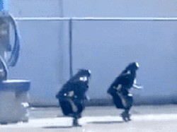 Begini Jadinya Kalau Anak-anak Berlarian dengan Memakai Carseat