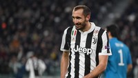 Satu posisi bek tengah Juventus masih akan jadi milik Giorgio Chiellini yang sudah menjelma jadi pilar lini belakang Nyonya Tua. (Foto: Michael Regan/Getty Images)