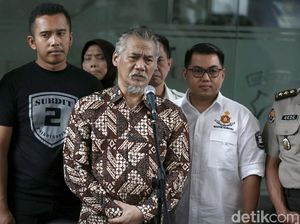Tio Pakusadewo Dituntut 6 Tahun Penjara, Kerabat Nangis