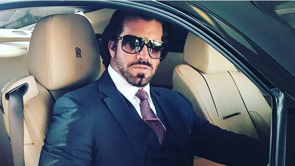 Foto: Gaya Hidup Pria Tajir yang Terang-terangan Selingkuh Depan Istri