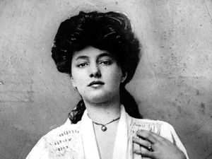 Jadul Banget, Inilah Supermodel Pertama di Dunia