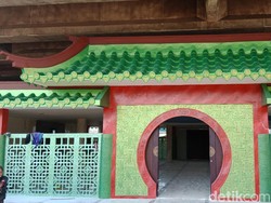 Musala Cantik di Kolong Tol Papanggo Jakut