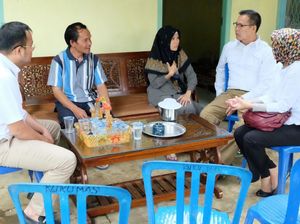 Aswari-Irwansyah Ucapkan Belasungkawa untuk Sopir Go-Car yang Dibunuh di Palembang Aswari-Irwansyah Ucapkan Belasungkawa untuk Sopir Go-Car yang Dibunuh di Palembang