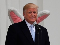 Curhat Pria Paruh Baya yang Pernah Cukur Rambut Donald Trump