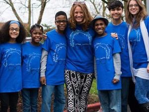 Mobil Diduga Sengaja Dijatuhkan ke Jurang AS, 5 Orang Tewas