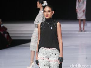 Inilah Jadinya Saat Ivan Gunawan Buat Ulos Jadi Baju Modern Inilah Jadinya Saat Ivan Gunawan Buat Ulos Jadi Baju Modern