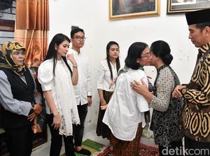 Jenazah Besan Presiden Jokowi Dimakamkan Hari Ini Jenazah Besan Presiden Jokowi Dimakamkan Hari Ini