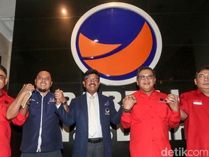 Foto: Sekjen PDIP Bertemu Sekjen NasDem, Bahas Apa?