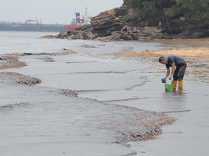 Pipa Minyak Terbakar, Pantai Banua Patra Balikpapan Tercemar