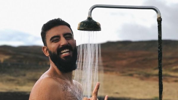 Tempat Mandi Tanpa Tembok yang Indah