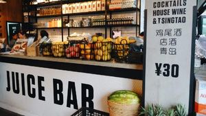 Menikmati Lezat Sehat Power Bowl dan Salad di Kafe Gaya Hipster