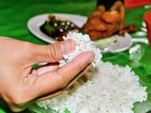 5 Alasan yang Buktikan Makan dengan Tangan Jauh Lebih Sehat