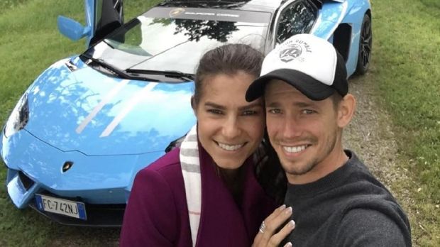 Adriana dan Casey Stoner sudah memiliki dua anak.