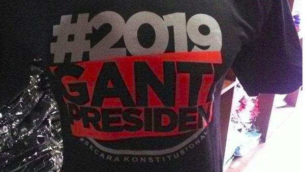 Meme Politik: Geger #2019GantiPresiden
