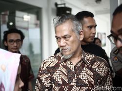 Tio Pakusadewo Anggap Kasus Narkoba Raffi Ahmad Diperlakukan Berbeda