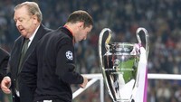Di musim sebelumnya, 1997/1998, Juve kalah di final. Mereka tunduk 0-1 dalam duel dengan Real Madrid. (AFP PHOTO / JACQUES DEMARTHON)