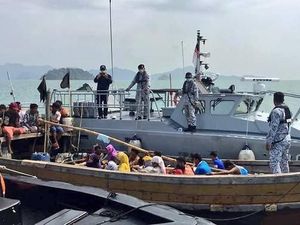 Malaysia Cegat Kapal yang Bawa Puluhan Pengungsi Rohingya