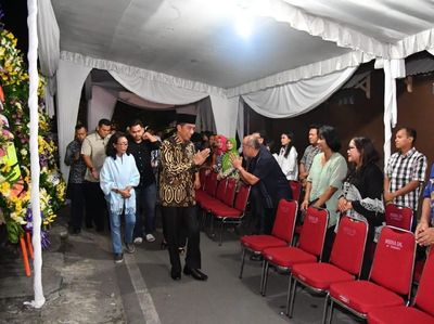 Jokowi ke Rumah Duka Besannya