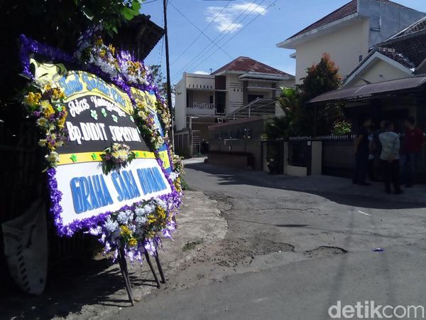 Foto: Begini Suasana di Rumah Duka Besan Jokowi