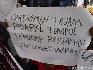 PKL Tanah Abang Geruduk dan Gelar Lapak di Ombudsman
