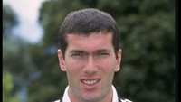 Zidane memperkuat Juventus selama lima musim dari 1996 sampai 2001. (Allsport UK)