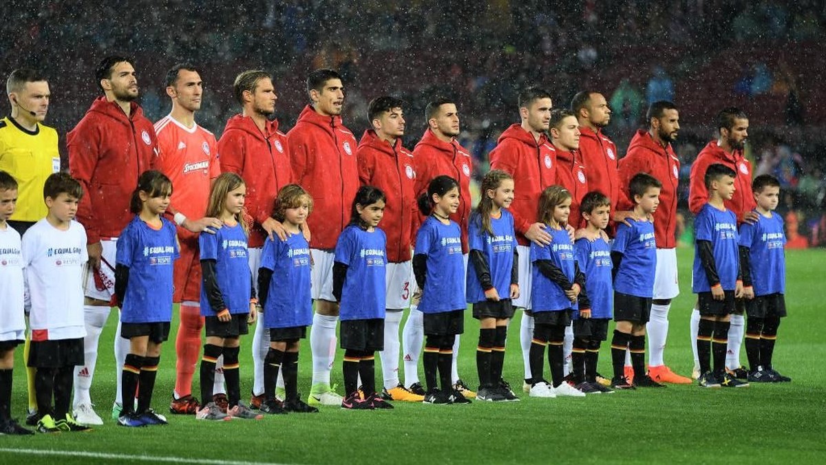 Skuat Olympiakos saat tampil di Liga Champions musim ini (Foto: David Ramos/Getty Images)