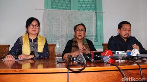 Tangis dan Permohonan Maaf Sukmawati soal Puisi Ibu Indonesia
