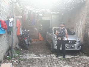 Polisi Temukan Bom Pipa di Tempat Perakitan Senpi di Tangerang Polisi Temukan Bom Pipa di Tempat Perakitan Senpi di Tangerang