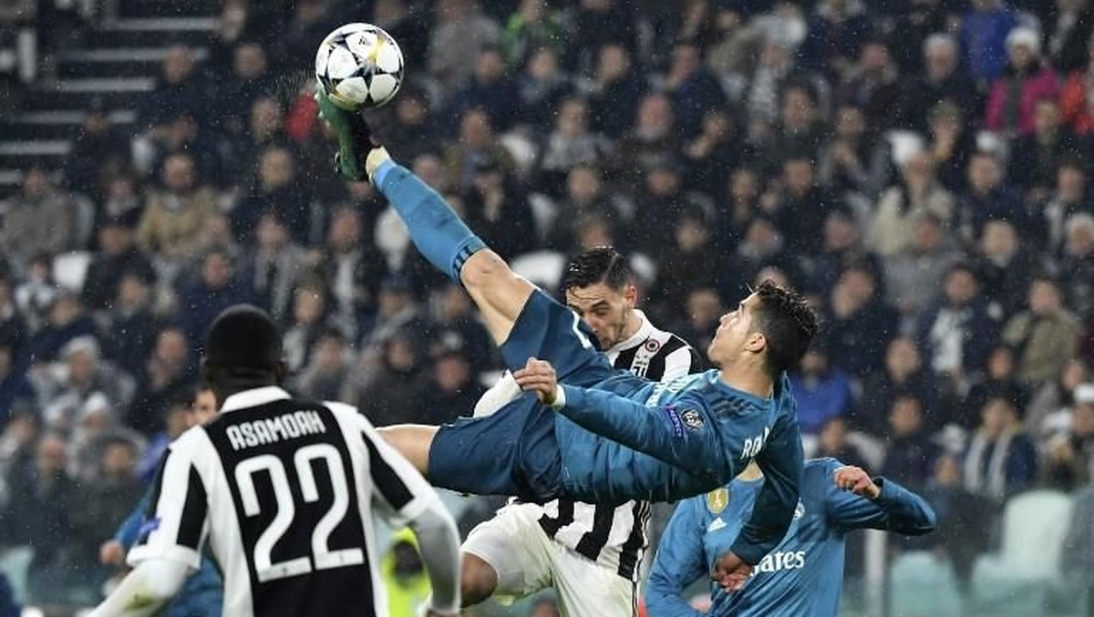 Gol tendangan salto Cristiano Ronaldo terpilih sebagai Gol Terbaik UEFA 2017/2018 (Foto: Alberto Pizzoli/AFP Photo)