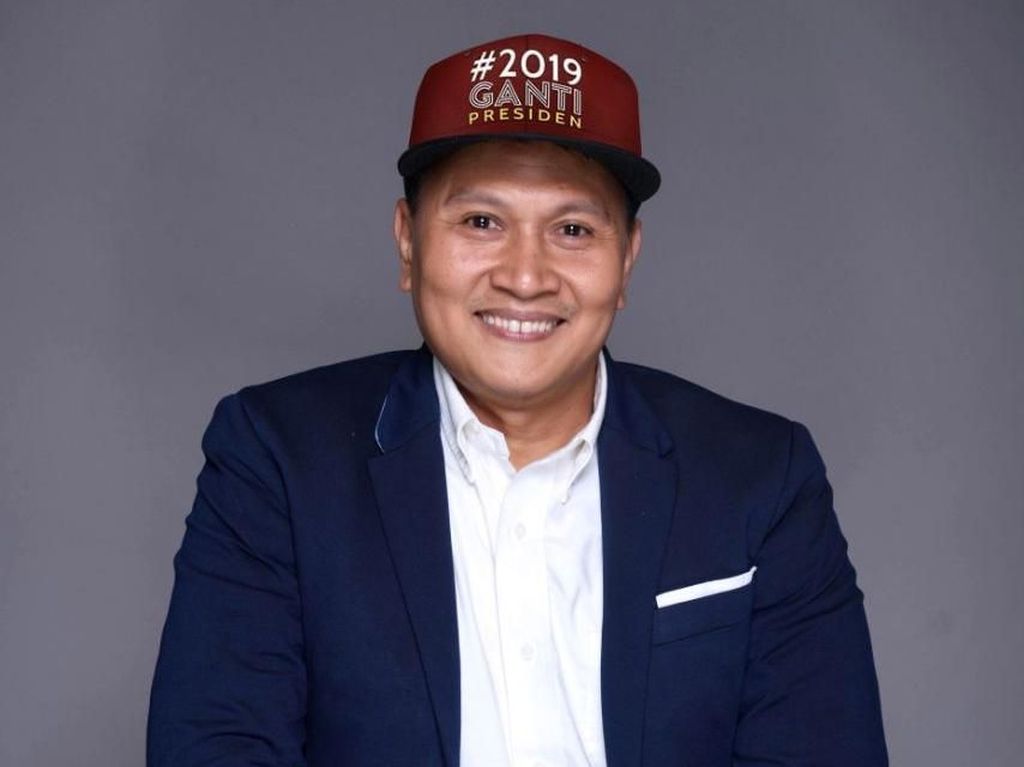 Ketua PKS Ucapkan Selamat ke Ridwan Kamil-Uu Ruzhanul Ulum Ketua PKS Ucapkan Selamat ke Ridwan Kamil-Uu Ruzhanul Ulum