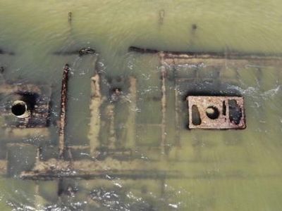 Foto: Bangkai Kapal Perang Sipil AS Tertangkap Kamera Drone