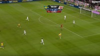 Banyak yang bilang kalau gol salto terbaik dibuat Zlatan Ibrahimovic. Ibra melakukannya memang dengan cara yang sensasional, saat tendangan saltonya jauh dari luar kotak penalti menjebol gawang timnas Inggris. Hebatnya lagi, itu menjadi gol keempat Ibra di pertandingan tersebut. (ist (Youtube)
