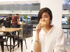 Ini Pose Seru Calon Menantu Ahok, Si Cantik Elisa Jonathan Saat Ngopi dan Makan Ini Pose Seru Calon Menantu Ahok, Si Cantik Elisa Jonathan Saat Ngopi dan Makan