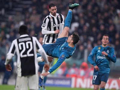 Foto: Tendangan Salto Ronaldo dalam Kemenangan Telak Madrid