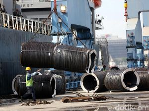 Krakatau Steel Tak Khawatir Ada Serbuan Baja China ke RI Krakatau Steel Tak Khawatir Ada Serbuan Baja China ke RI