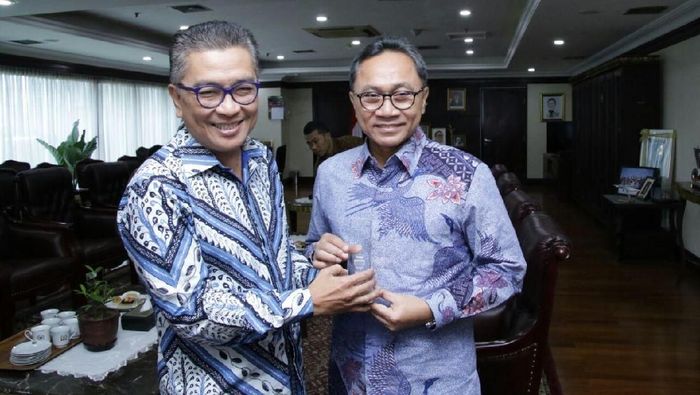 Helmy Yahya (kiri) menjagokan Prancis dan Belgia di Piala Dunia 2018. (Foto: Dok. MPR) Helmy Yahya (kiri) menjagokan Prancis dan Belgia di Piala Dunia 2018. (Foto: Dok. MPR)