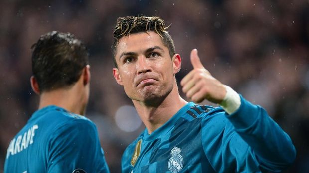 Ronaldo memberi applause kepada fans Juventus
