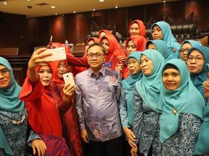 Makna The Power of Emak-emak Menurut Zulkifli Hasan Makna The Power of Emak-emak Menurut Zulkifli Hasan