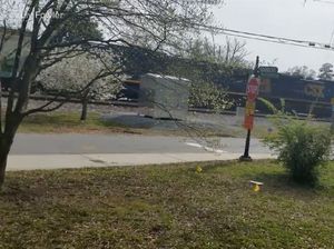 Foto: Detik-detik Kereta Vs Truk Trailer di Georgia AS